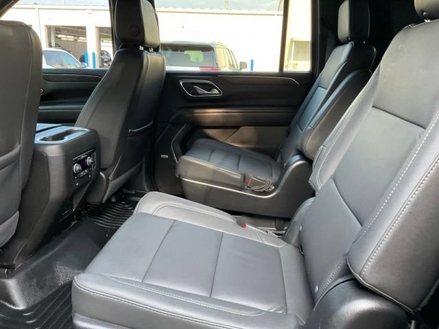 Used 2024 Chevrolet Suburban Z71 w/ Luxury Package AWD/4WD image 17