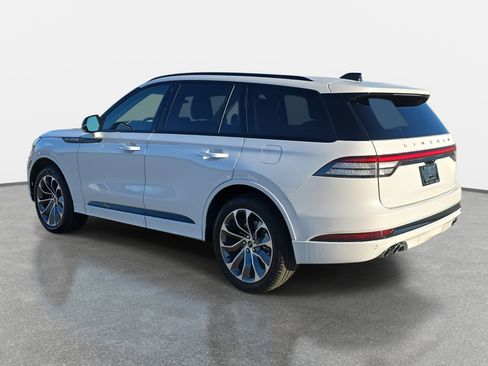 New 2026 Lincoln Aviator AWD w/ Jet Appearance Package image 7