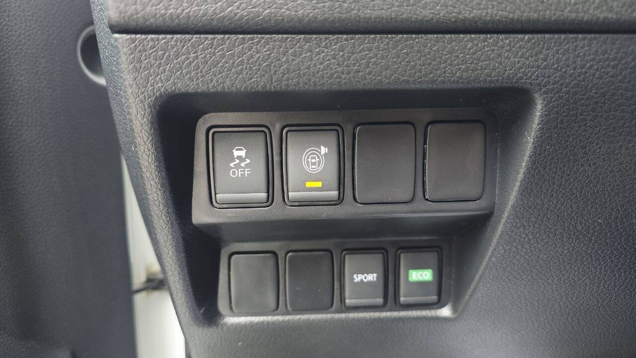 Used 2017 Nissan Rogue S FWD image 25