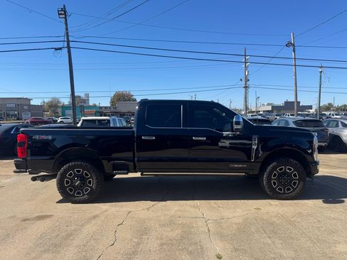 Used 2024 Ford F250 Platinum image 6