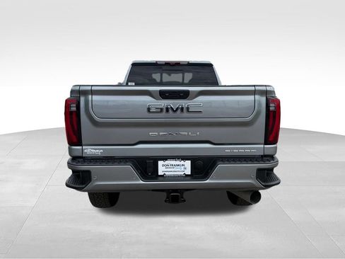 Used 2024 GMC Sierra 2500 Denali Ultimate AWD/4WD image 4