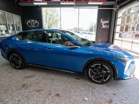 Used 2025 Kia K4 GT-Line w/ GT-Line Premium Package image 5