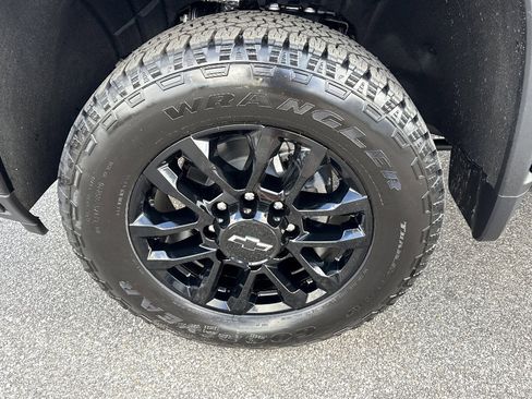 New 2026 Chevrolet Silverado 2500 LT w/ Trail Boss Package AWD/4WD image 9