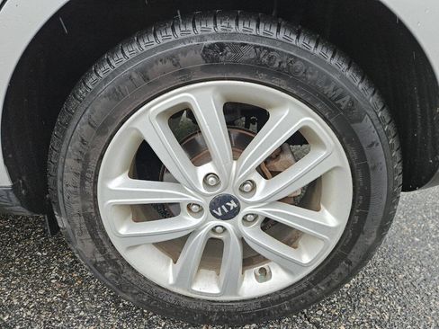 Used 2018 Kia Soul + FWD image 22
