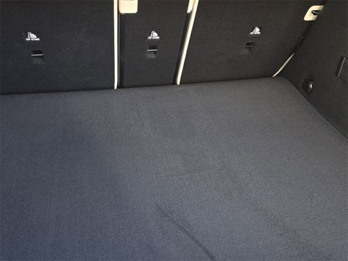 New 2026 Mercedes-Benz GLC 300 image 11