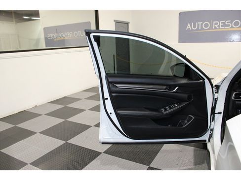 Used 2022 Honda Accord Sport image 11