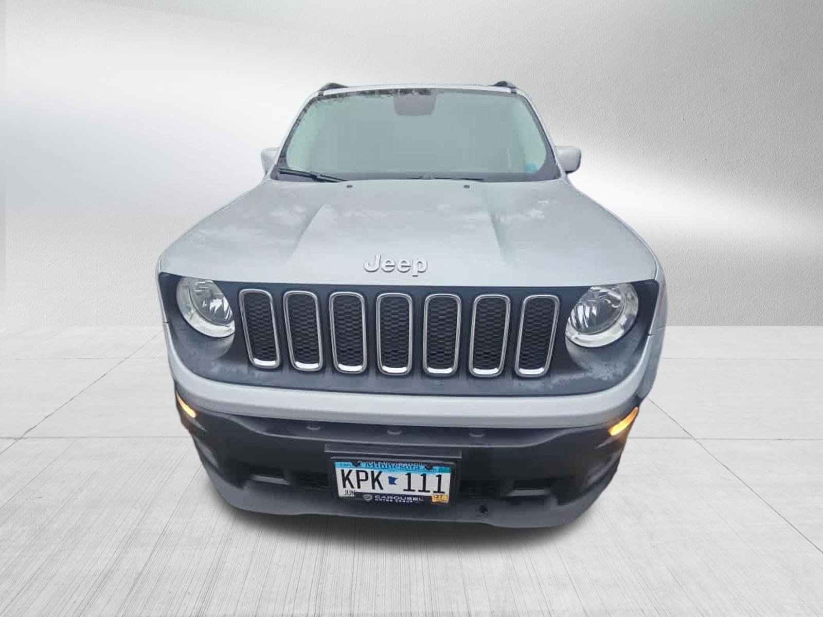 Used 2016 Jeep Renegade Latitude AWD/4WD image 2