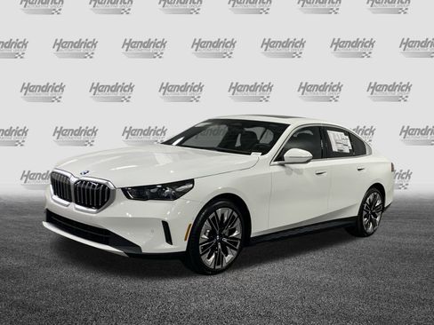 New 2026 BMW 530i RWD image 3