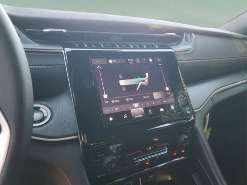 New 2025 Jeep Grand Cherokee Laredo X image 22