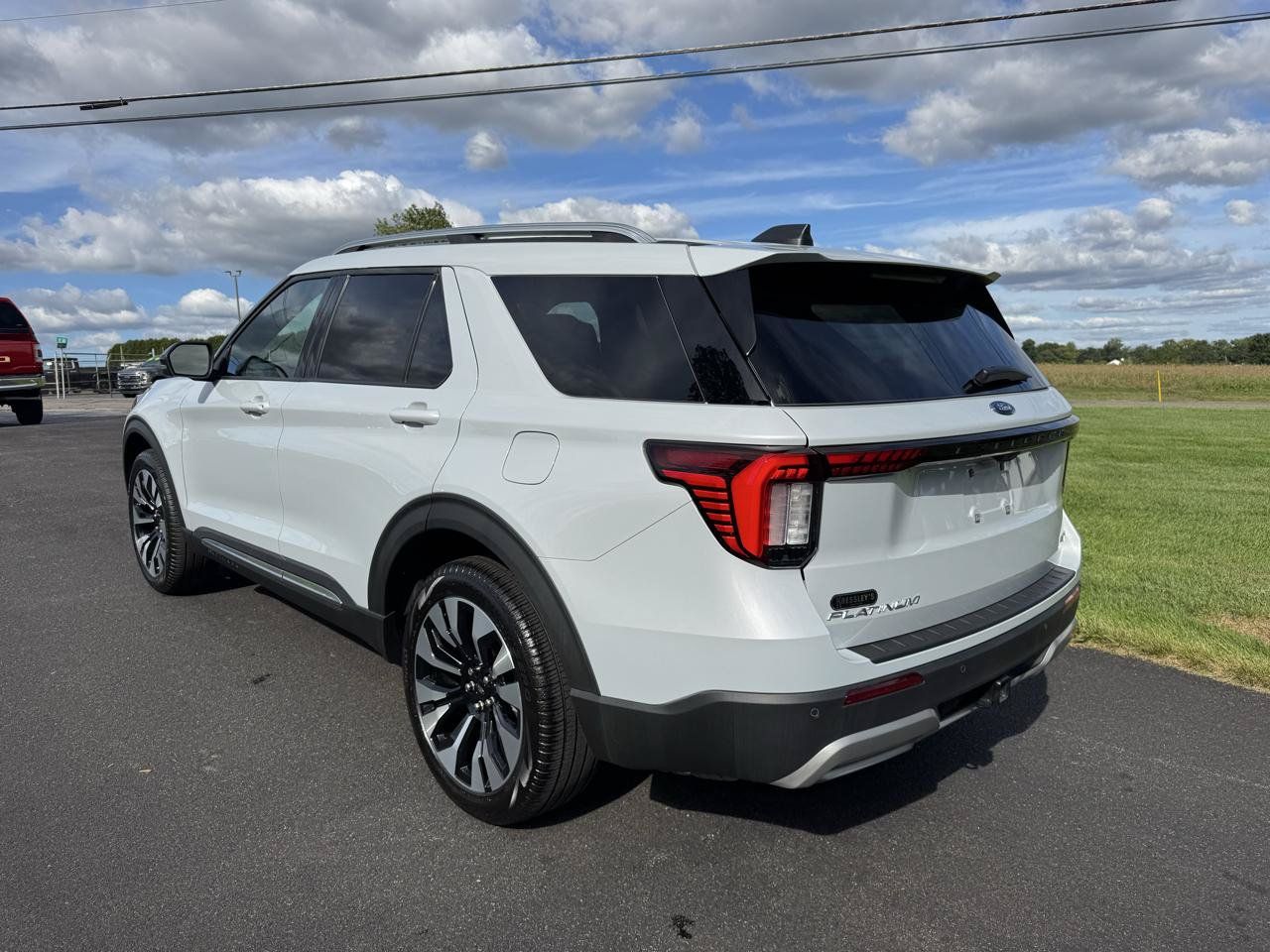 Used 2026 Ford Explorer Platinum w/ LUX Leather Package AWD/4WD image 4