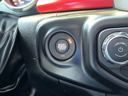 Used 2022 Jeep Gladiator Rubicon w/ LED Lighting Group AWD/4WD image 33