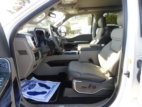 New 2026 Ford F250 Platinum w/ Platinum Plus Package image 11