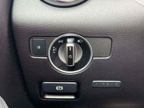 Used 2016 Mercedes-Benz SLK 300 image 14