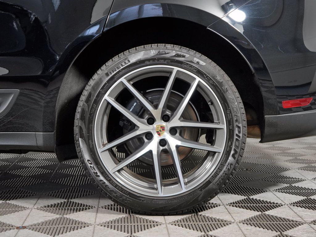 Used 2024 Porsche Macan w/ Premium Plus Package AWD/4WD image 14