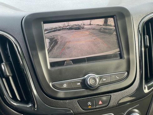 Used 2023 Chevrolet Equinox RS image 19