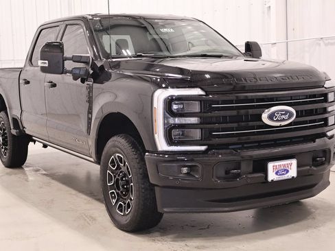 Certified 2025 Ford F350 Platinum AWD/4WD image 4
