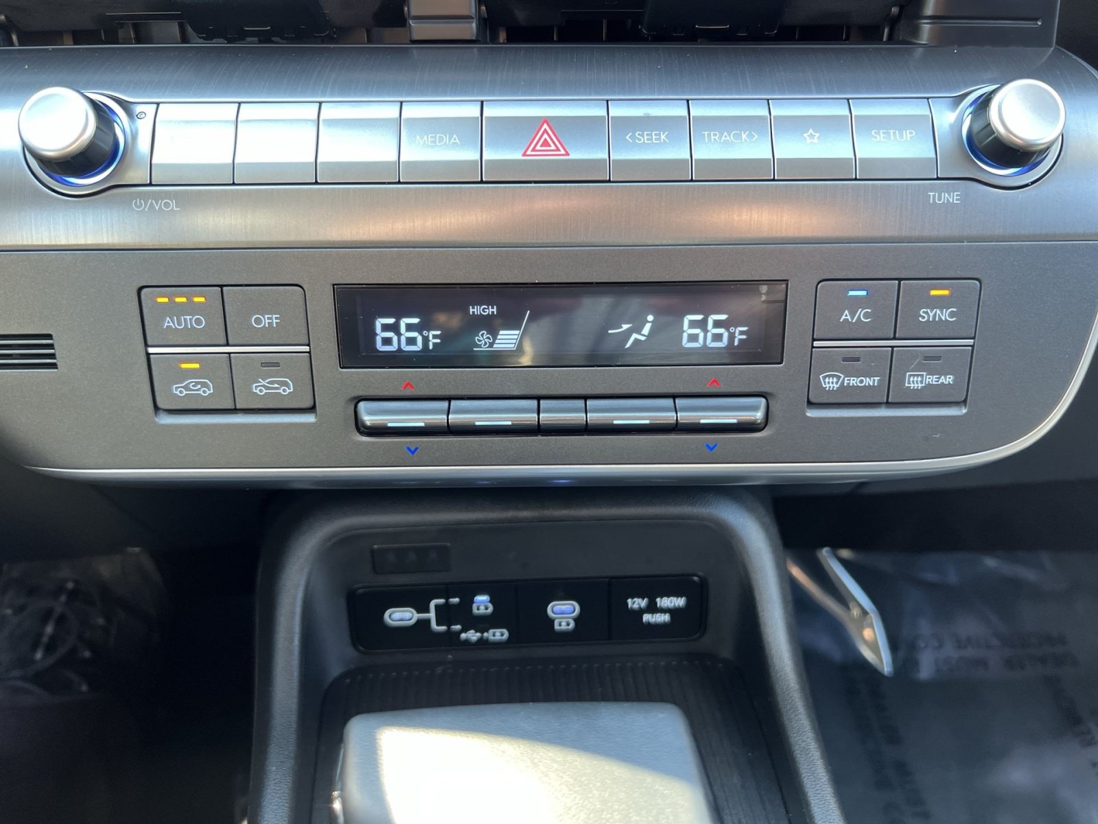 Used 2025 Hyundai Kona SEL FWD image 20