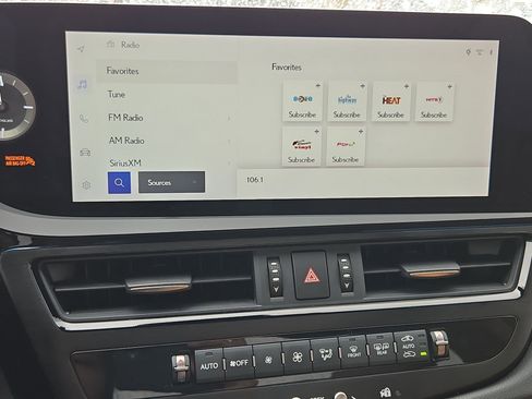 Used 2024 Lexus ES 350 w/ Premium Package image 23