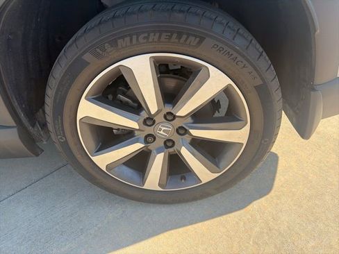 Used 2024 Honda Pilot Touring image 6