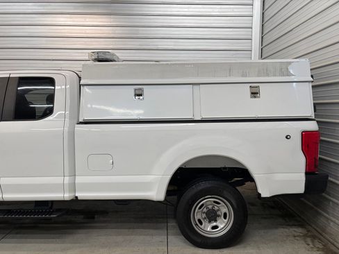 Used 2017 Ford F250 XL w/ Power Equipment Group AWD/4WD image 5