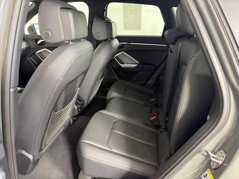 Certified 2025 Audi Q3 2.0T Premium image 7