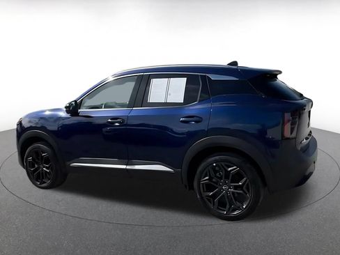 Used 2026 Nissan Kicks SR AWD/4WD image 9