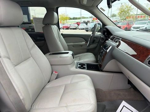 Used 2012 Chevrolet Suburban LT w/ Luxury Package AWD/4WD image 22