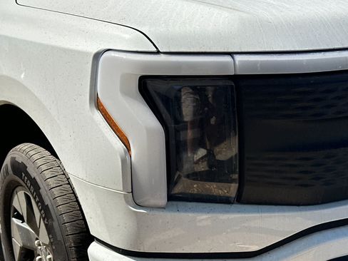 Used 2025 Ford F150 Lightning Flash AWD/4WD image 7