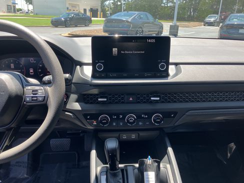 Used 2025 Honda Accord SE image 25