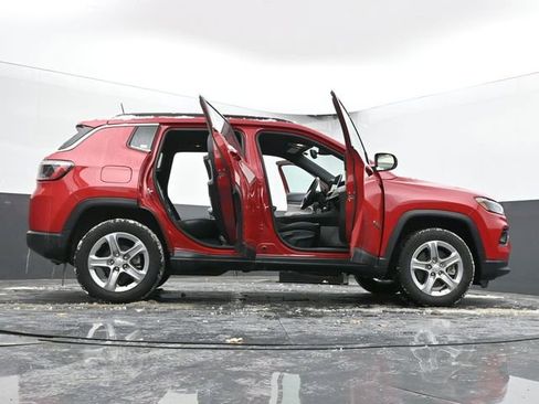 Used 2024 Jeep Compass Latitude image 72