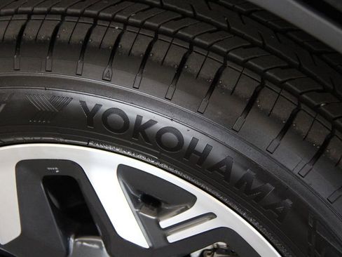 Used 2025 Subaru Forester Premium image 35