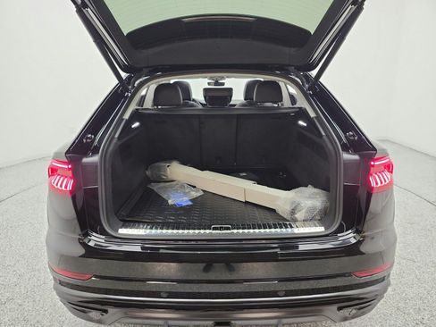 Used 2023 Audi Q8 Premium Plus AWD/4WD image 17