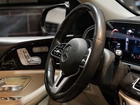 Used 2020 Mercedes-Benz GLE 350 w/ Parking Assist Package image 16