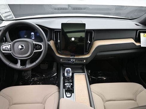 New 2026 Volvo XC60 B5 Plus w/ Climate Package image 20