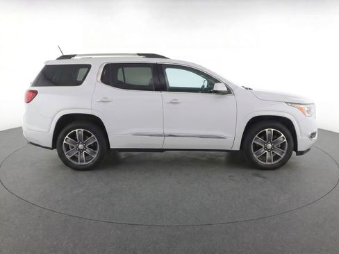 Used 2018 GMC Acadia Denali w/ Technology Package FWD image 8