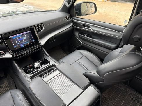 Used 2024 Jeep Wagoneer Series II AWD/4WD image 20