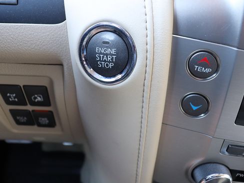 Used 2013 Lexus LX 570 4WD image 75