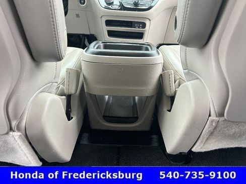 Used 2020 Chrysler Pacifica Touring-L w/ Advanced Safetytec Group image 51