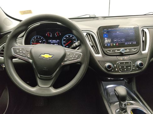 Used 2024 Chevrolet Malibu LT image 22