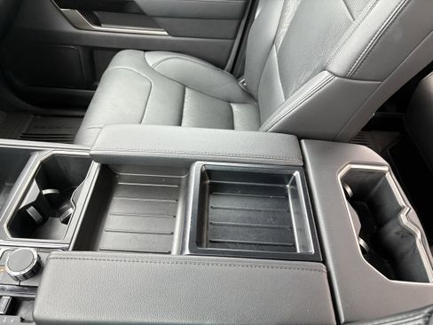 Used 2024 Toyota Tundra Limited image 21