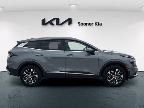 Used 2024 Kia Sportage EX AWD/4WD image 7