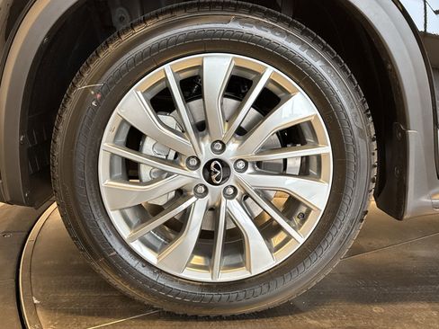 New 2025 INFINITI QX50 Luxe image 10