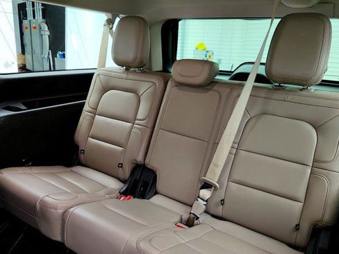 Used 2022 Lincoln Navigator L Reserve image 21