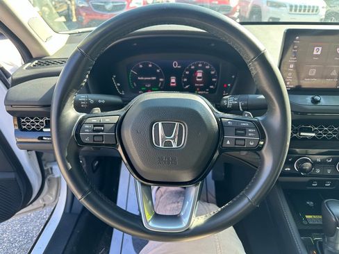 Used 2024 Honda Accord Touring image 16