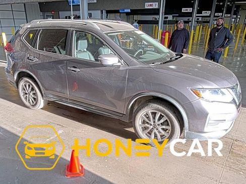 Used 2019 Nissan Rogue SV image 1