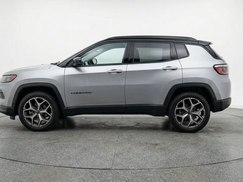 Used 2025 Jeep Compass Limited AWD/4WD image 5