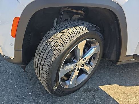 Used 2021 Jeep Grand Cherokee L Limited w/ Luxury Tech Group II image 69