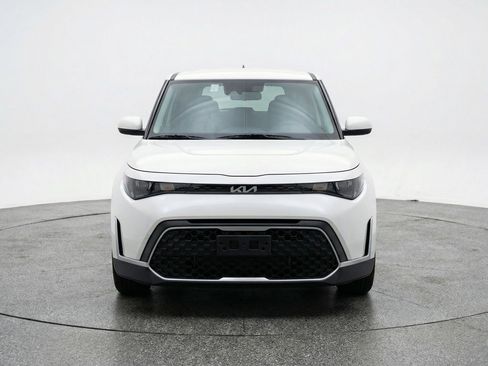 Used 2025 Kia Soul LX w/ LX Technology Package FWD image 2