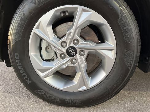 Used 2022 Hyundai Tucson SE image 11