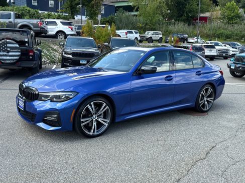 Used 2022 BMW 330i xDrive Sedan w/ M Sport Package AWD/4WD image 3